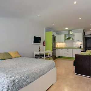 Appartement 071 - Beachside Studio Perfect For A Family Getaway, Torremolinos